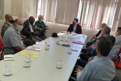 Reunião Cláudio e padre Vilson- cópia